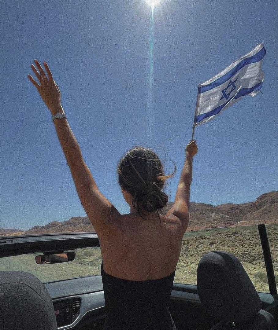 בתל אביב בחורה יפייפיה