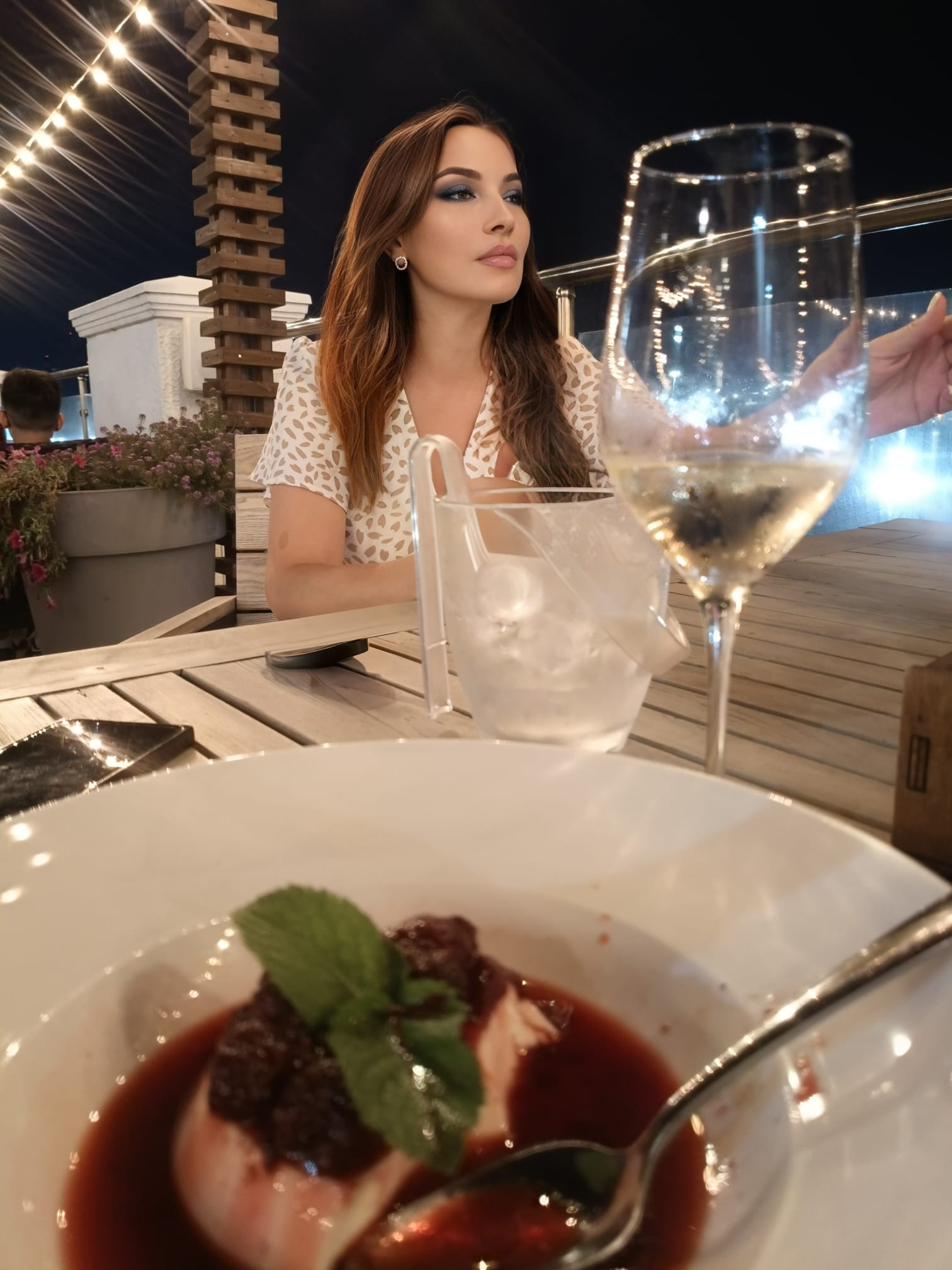 לילי חדשה – אישה מתוחכמת דוגמנית בת 29 בתל אביב