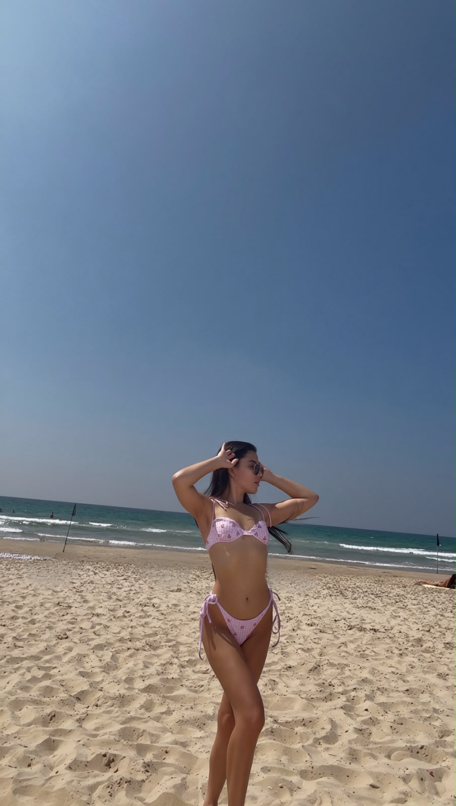 סלנה- נתניה -ברונטית בת 22 תיירת מברזיל רזה